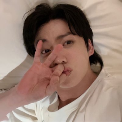 rose⁷ is seeing bts!!'s profile picture