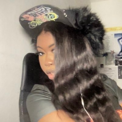 katiethescammer's profile picture