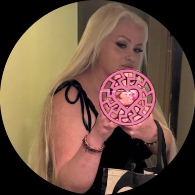 AveBritanniaO's profile picture