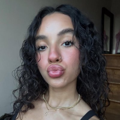 Bratty Aura 💋's profile picture