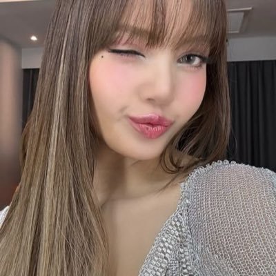 Lalisamano327's profile picture