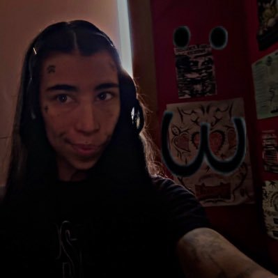 ଘ(∩^o^)⊃━☆゜ Kitty Gore's profile picture