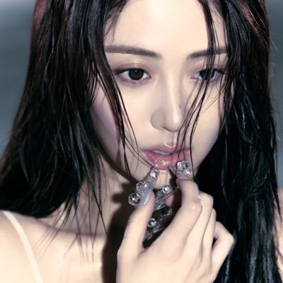 yunjin's profile picture
