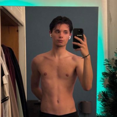 urhotmessdotcom's profile picture