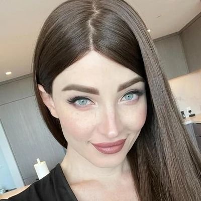 brunettecelebs's profile picture
