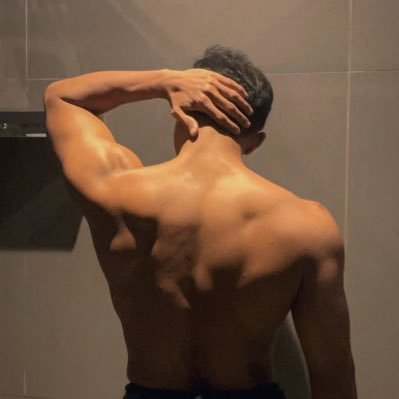 T R I's profile picture