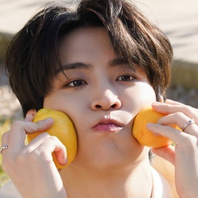 🦦윤𝄐🌙's profile picture