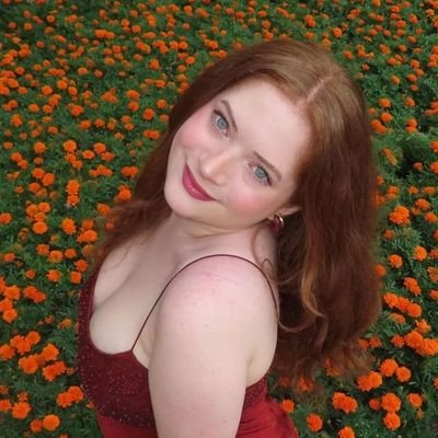 Elara Nova 💙's profile picture