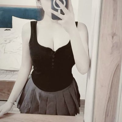 LylyUrbebe's profile picture