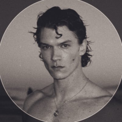 ST0RRIE's profile picture