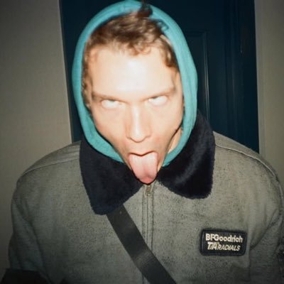 rozanomenon's profile picture