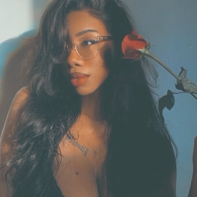 womanflo's profile picture