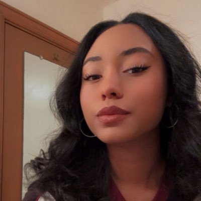 simplemellie's profile picture