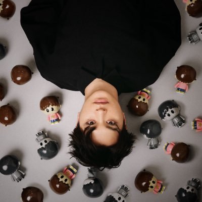 瀬戸康史's profile picture