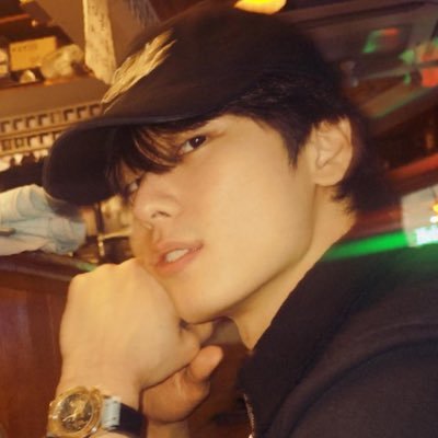 B 🥀's profile picture