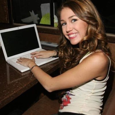 whosantls's profile picture