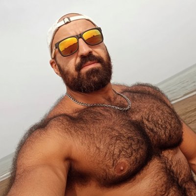 Middle Giants 💪🏻's profile picture