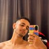 Thakian you seem pretty sad for a boy so in love profil fotoğrafı