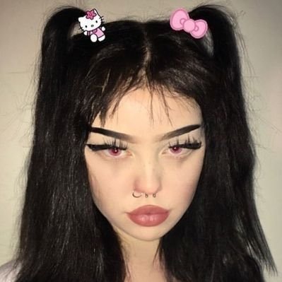 ;'s profile picture