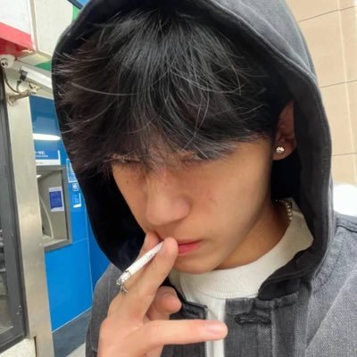 dkjius456's profile picture