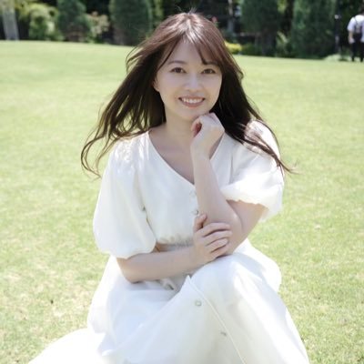 嶋村瞳's profile picture