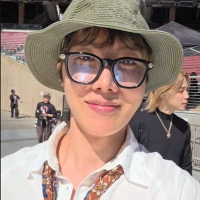 lila⁷ 🪭 VAI VER O BTS's profile picture