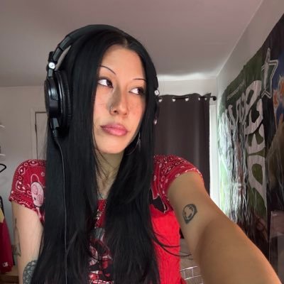 risa (wriss-uh)'s profile picture