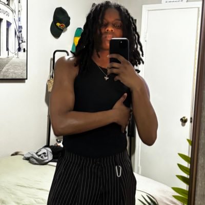 b's profile picture