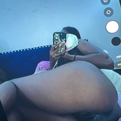 the hershey bar 😩🍫's profile picture
