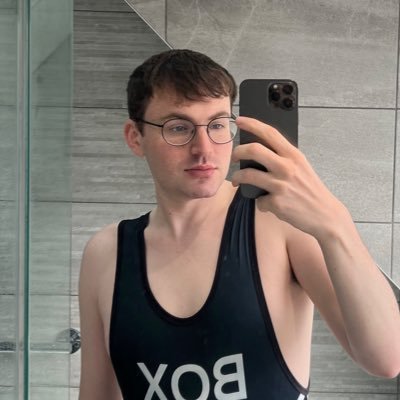 tom ❄️🩸's profile picture