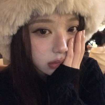 alev's profile picture