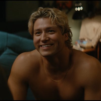 versbooy21's profile picture
