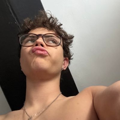 p's profile picture