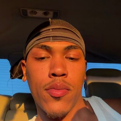 6’1's profile picture