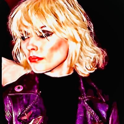 Trapped4life 🌈💄💕's profile picture