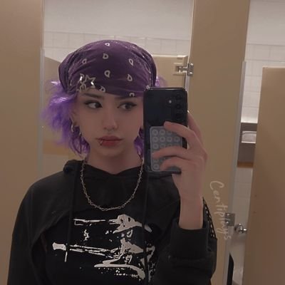 centi_plays's profile picture