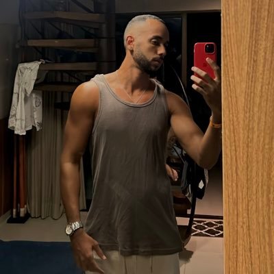 R1's profile picture
