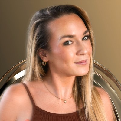 FlourishWithLaurin's profile picture