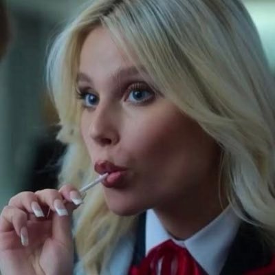 𝓱𝓲𝓵𝓵𝔂🍓's profile picture