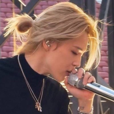 𝙢𝒐𝒐𝒏's profile picture
