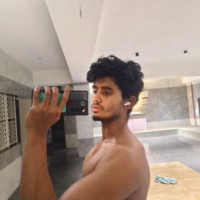 who's this ?'s profile picture