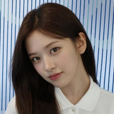 n년전 오늘의 안유진's profile picture