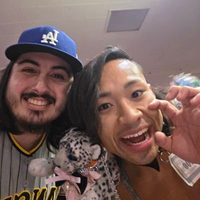 Pinklightsticc's profile picture