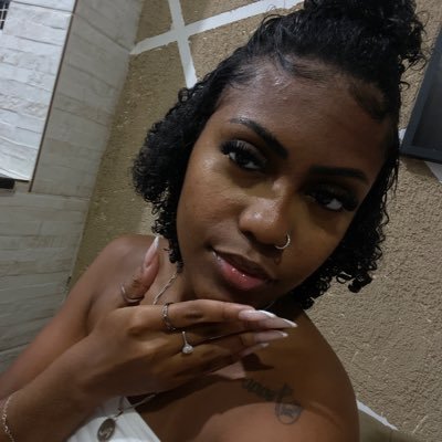 luiza 's profile picture