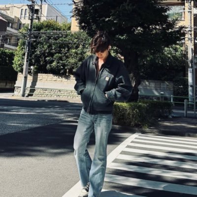 Y's profile picture