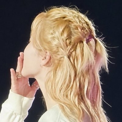fae ⟡'s profile picture