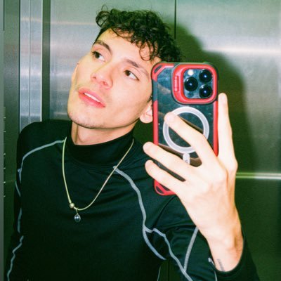 ValentinoHole's profile picture