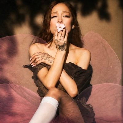 gabs ꕤ is seeing ari's profile picture
