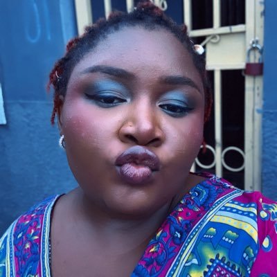 Rich Girl in Transit 🌈👩🏾‍❤️‍💋‍👩🏾's profile picture