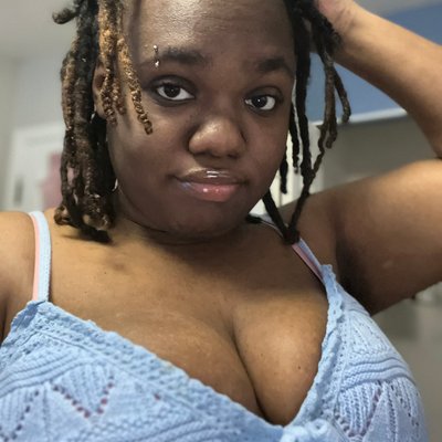 zazagetswet's profile picture